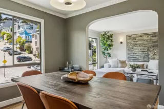 Photo #6: 425033211 Listing