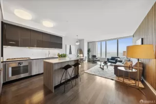 Photo #2: 425033335 Listing 