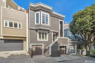 Photo #2: 425033388 Listing