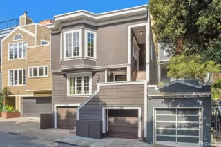 Photo #4: 425033388 Listing