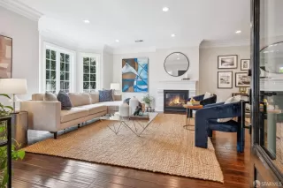 Photo #6: 425033388 Listing