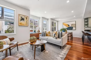 Photo #2: 425033504 Listing 