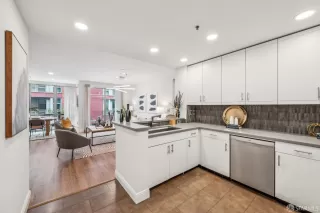 Photo #2: 425033569 Listing