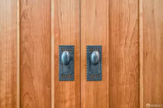 Photo #4: 425033569 Listing