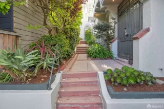 Photo #2: 425033586 Listing 