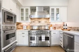 Photo #6: 425033667 Listing 
