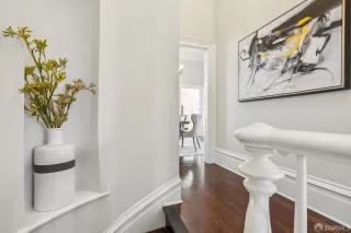 Photo #5: 425033699 Listing