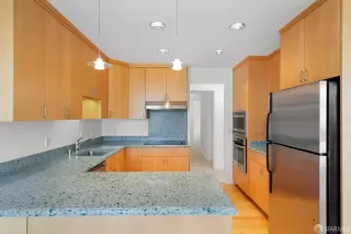 Photo #6: 425034717 Listing