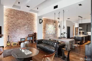 Photo #3: 425035189 Listing