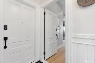 Photo #6: 425035553 Listing