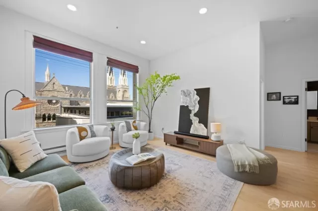 MLS: 425035897 Condo For Sale