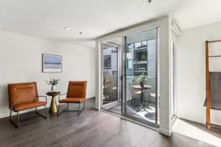 Photo #3: 425036495 Listing 