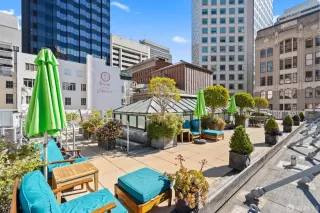 Photo #4: 425036840 Listing