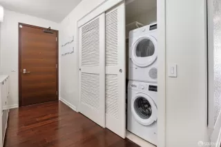 Photo #5: 425036909 Listing