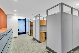 Photo #6: 425037304 Listing