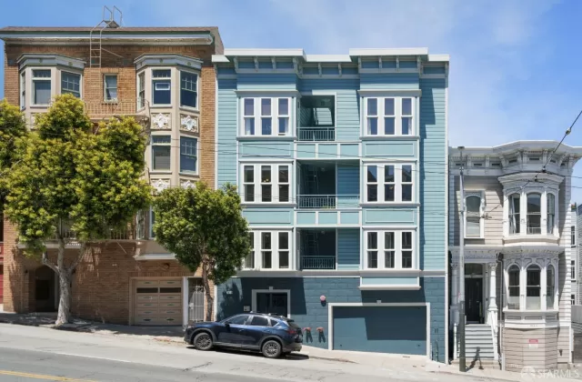 MLS: 425037462 Condo For Sale