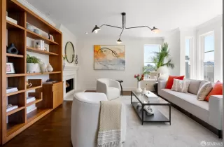 Photo #3: 425037462 Listing