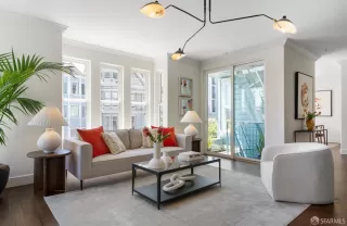 Photo #4: 425037462 Listing