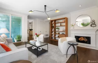 Photo #6: 425037462 Listing