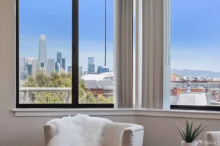 Photo #4: 425037498 Listing 