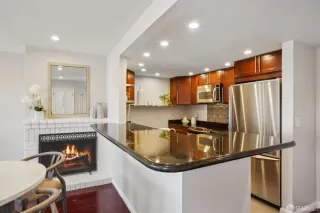 Photo #5: 425037498 Listing 