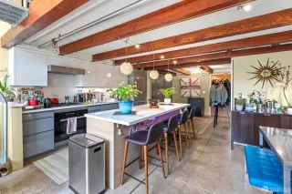 Photo #5: 425037635 Listing 