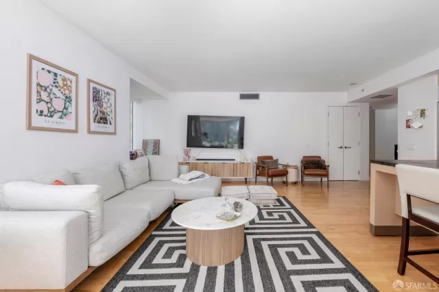 MLS: 425037642 Condo For Sale