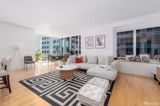 Photo #2: 425037642 Listing