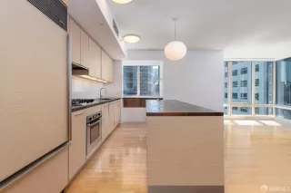 Photo #6: 425037642 Listing