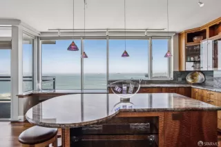 Photo #5: 425038119 Listing