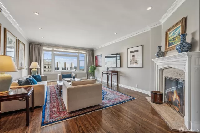 MLS: 425038169 Condo For Sale
