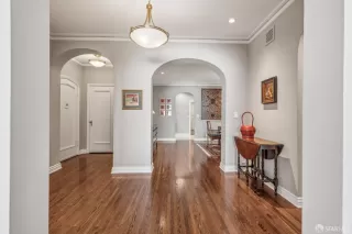 Photo #4: 425038169 Listing