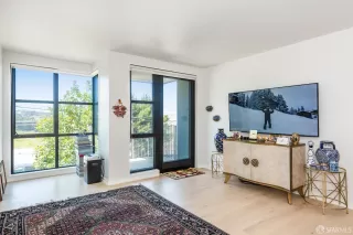 Photo #4: 425038188 Listing 