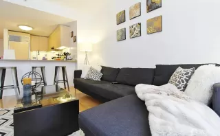 Photo #2: 425038194 Listing