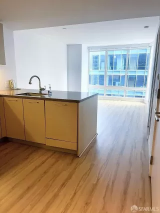 Photo #5: 425038194 Listing