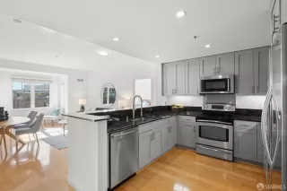 Photo #6: 425038648 Listing 