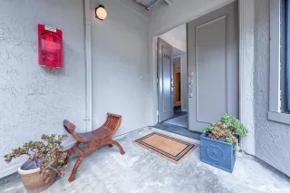 Photo #2: 425038671 Listing