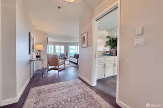 Photo #4: 425038671 Listing