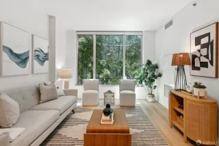 Photo #4: 425039109 Listing 