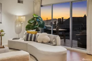 Photo #3: 425039161 Listing