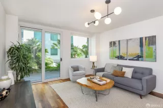 Photo #1: 425039256 Listing 