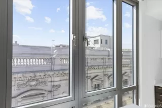 Photo #2: 425039563 Listing