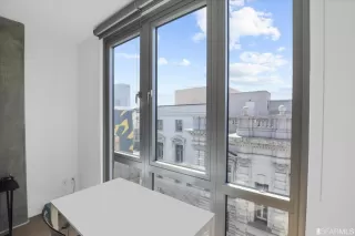 Photo #5: 425039563 Listing