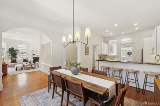 Photo #3: 425039657 Listing