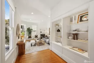 Photo #4: 425039657 Listing