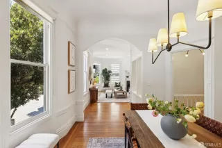 Photo #5: 425039657 Listing