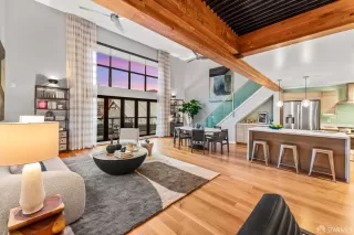 Photo #2: 425039688 Listing