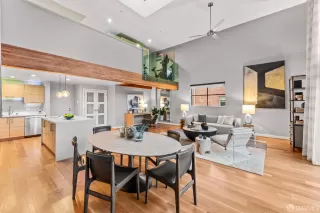 Photo #5: 425039688 Listing