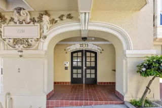 Photo #4: 425039988 Listing