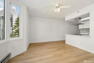 Photo #2: 425040042 Listing 